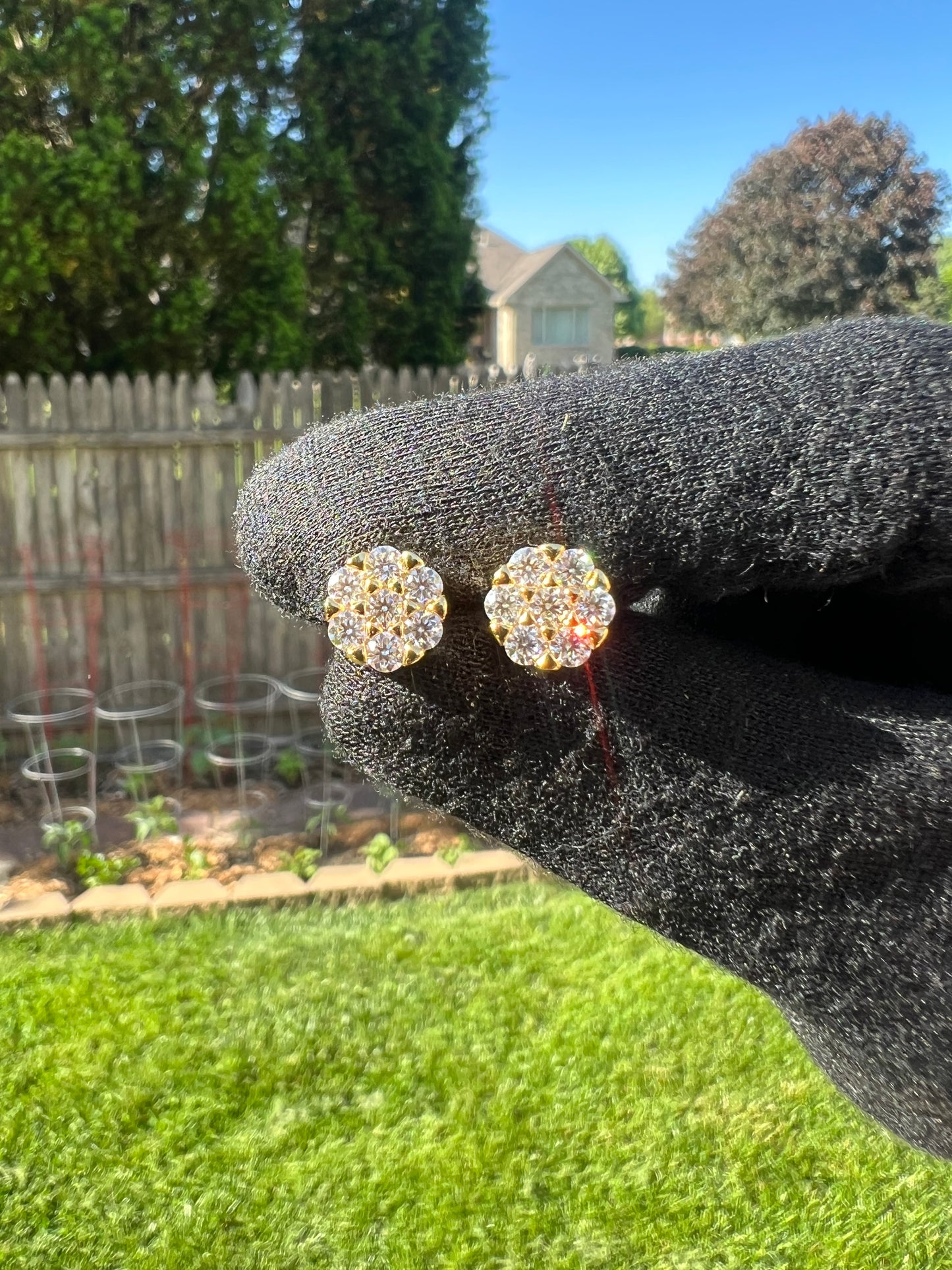 VVS Cluster Screwback Earrings